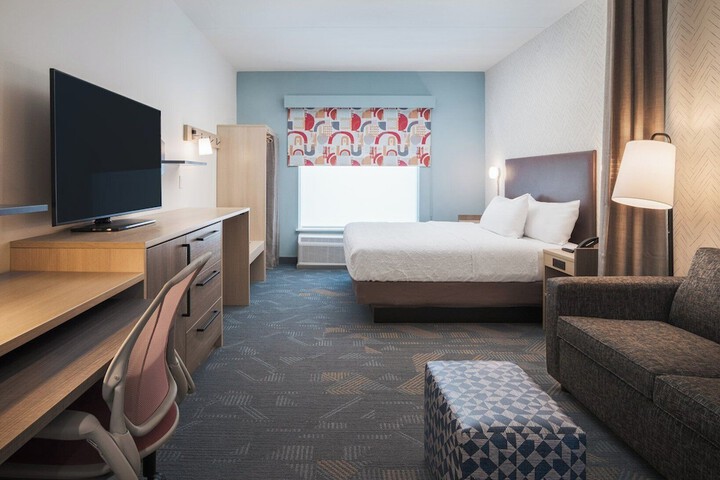 Room 10 of 48
