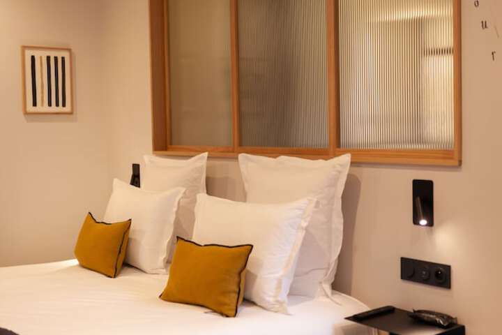 Room 16 of 27
