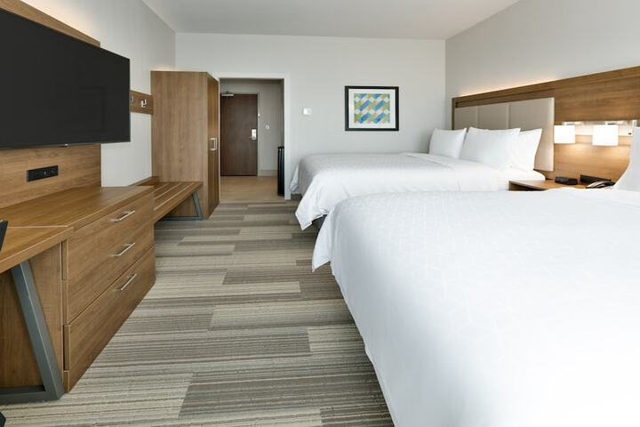 Room 3 of 27