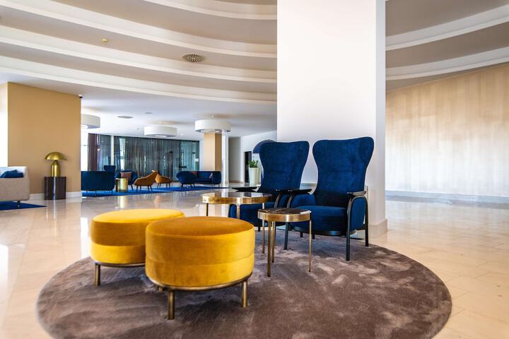 Guest Lobby