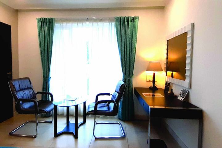 Room 28 of 63