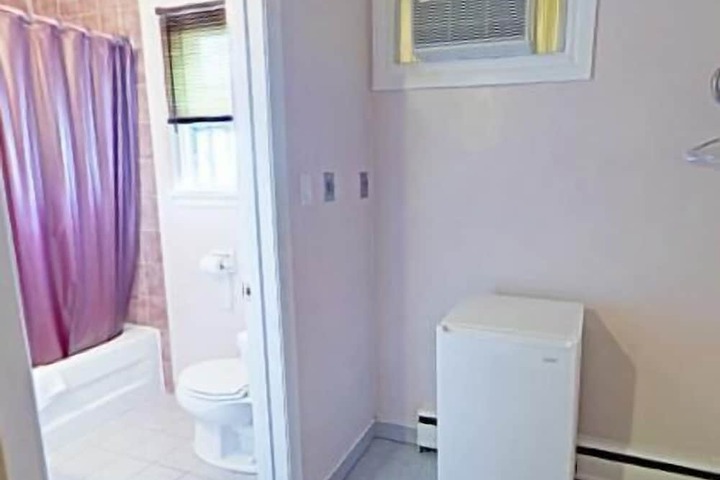 Room 9 of 14