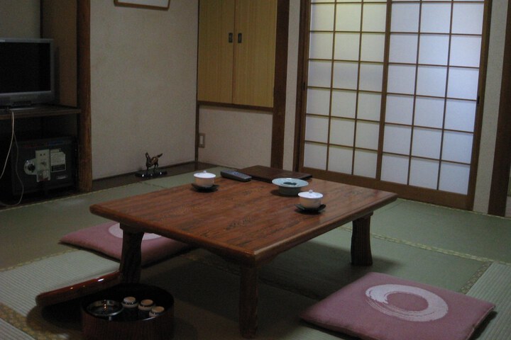 Room 3 of 31