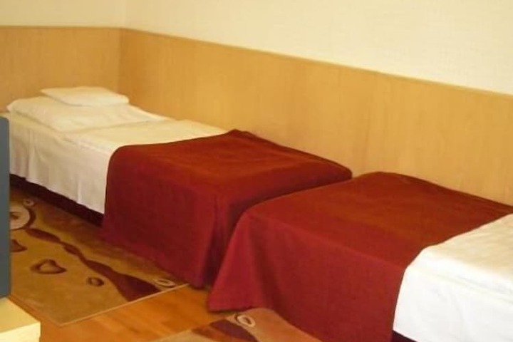 Room 9 of 49