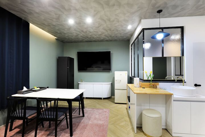 Room 19 of 61