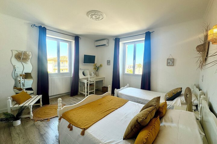 Room 11 of 24