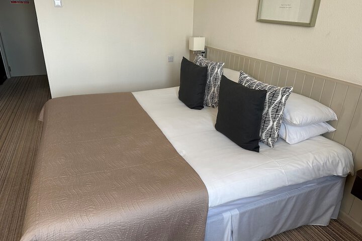 Room 13 of 39