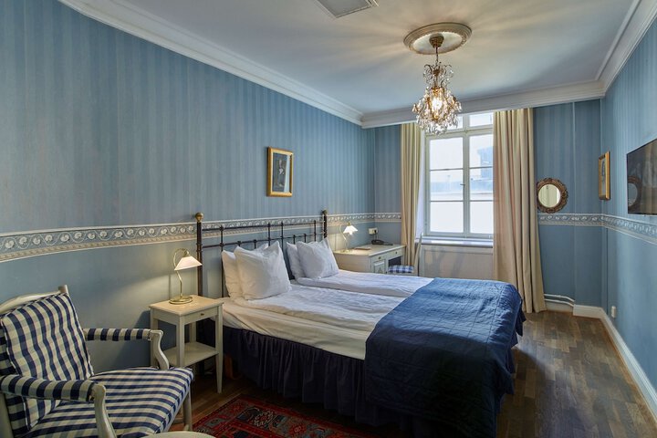 Room 20 of 33