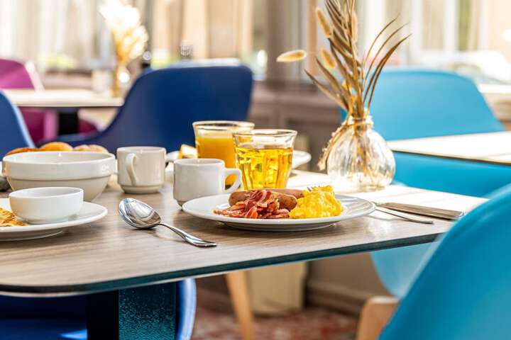 Breakfast/Coffee Service 57 of 127