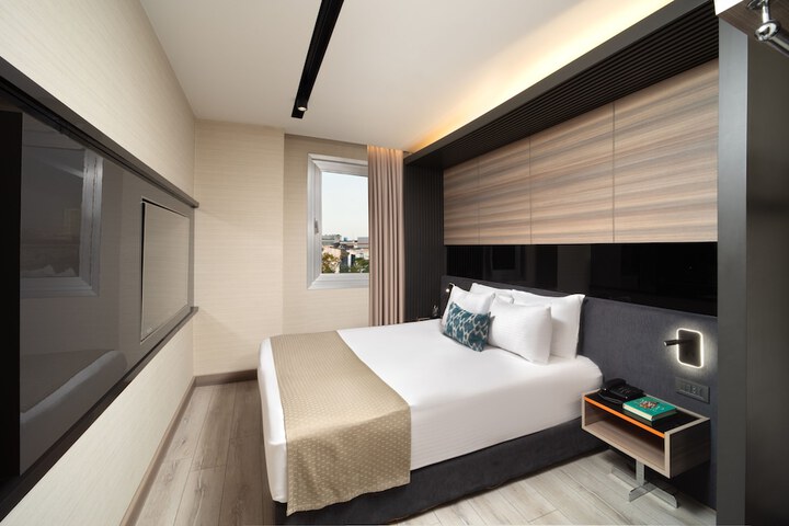 Room 19 of 62