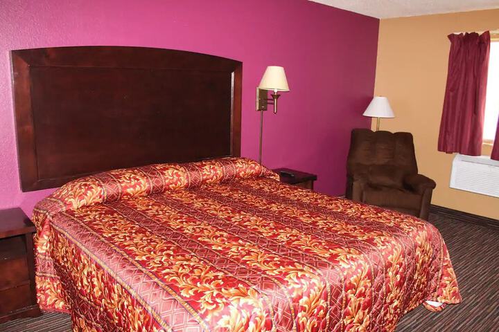 Standard | King Bed (2 of 3)