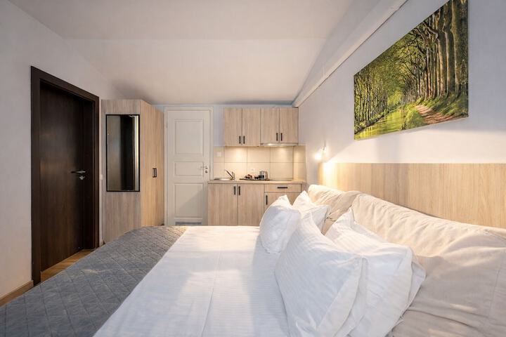Room 40 of 80