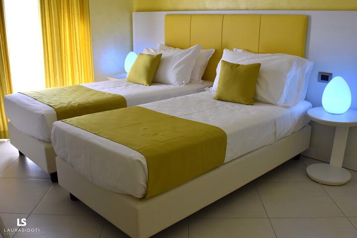 Room 4 of 42