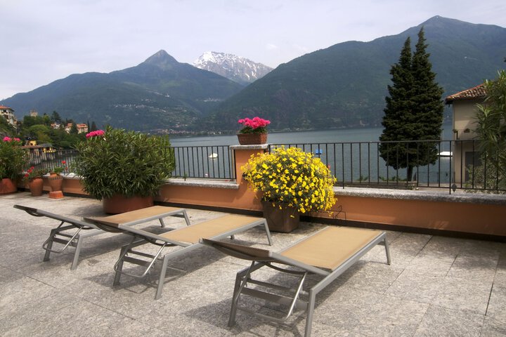 Sundeck 33 of 41