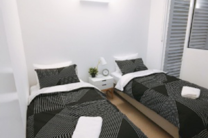 Room 152 of 180