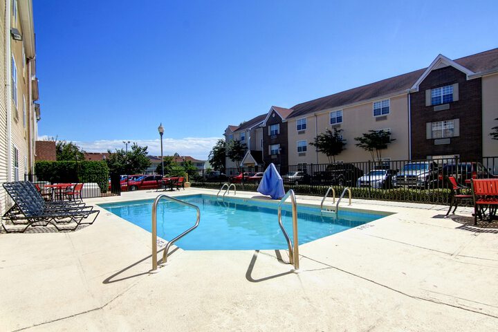 Pool Hotel