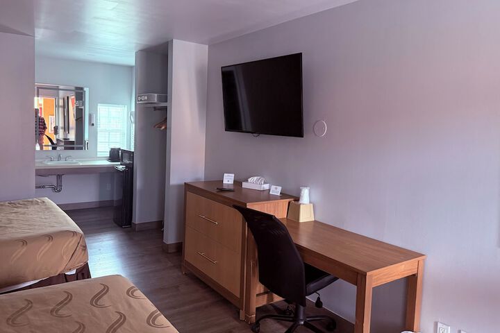 Room 42 of 74