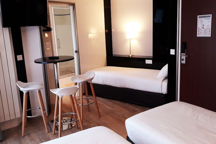 Room 6 of 22