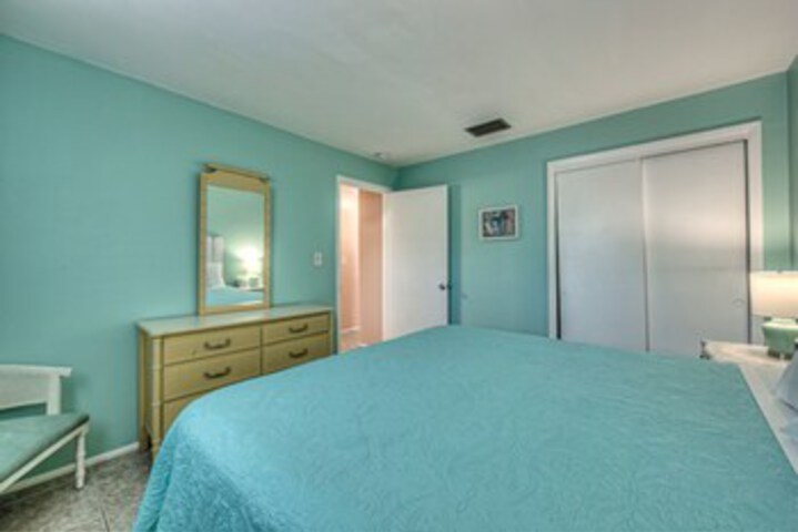 Room 25 of 27