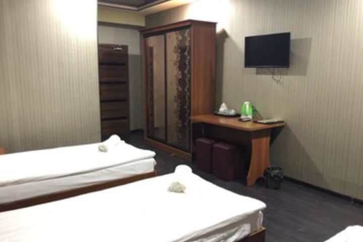 Room 7 of 19