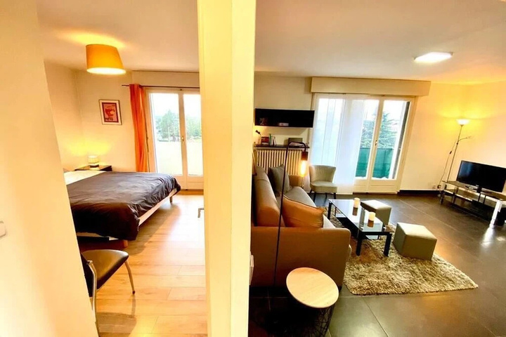 Room 2 of 7