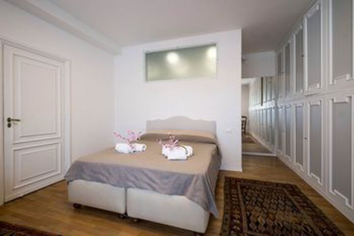 Room 6 of 21