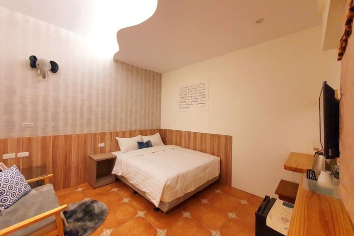 Room 27 of 62