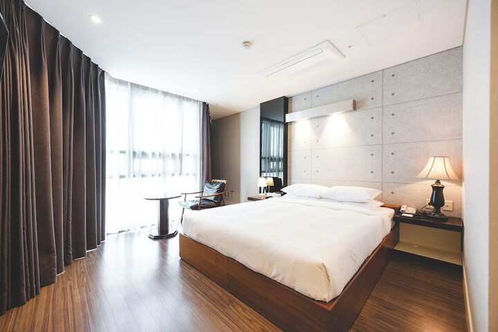 Room 56 of 151
