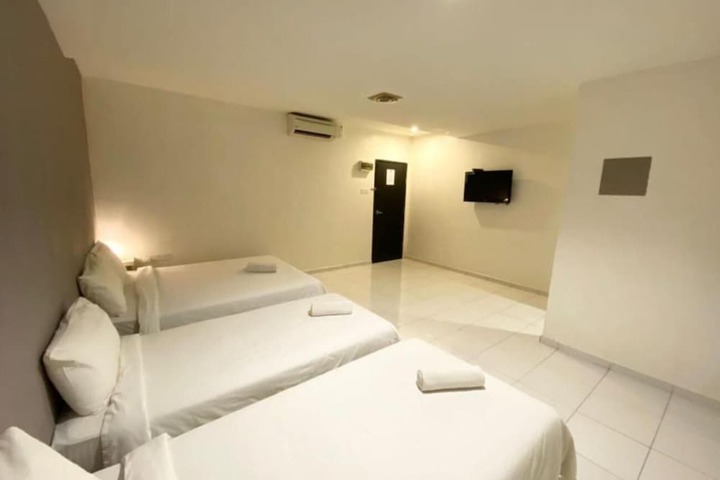 Room 21 of 27