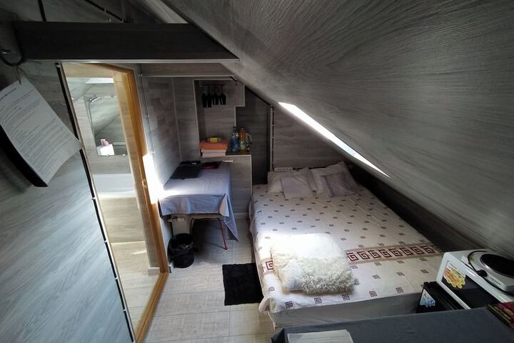 Room 28 of 106