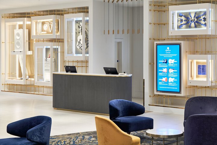 Concierge desk