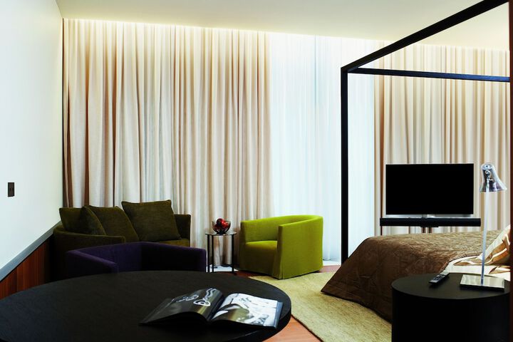 Room 20 of 136