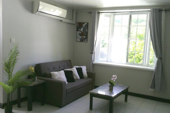 Room 11 of 33