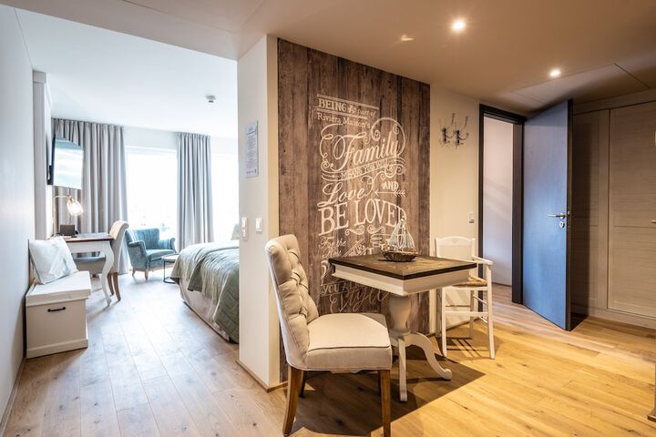 Room 9 of 43