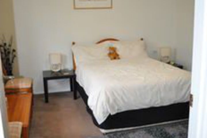 Room 5 of 11