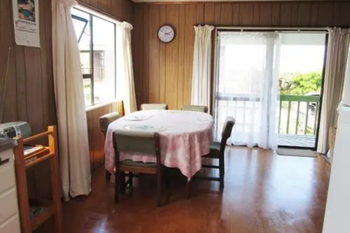 Room 2 of 9