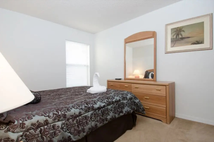 Room 4 of 14