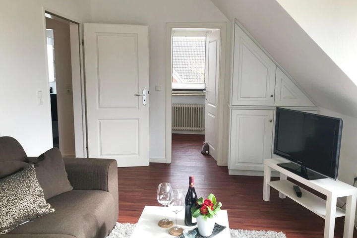 Room 5 of 18