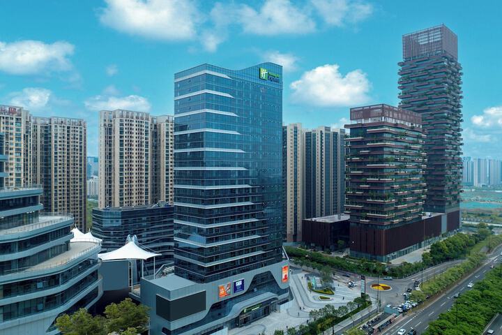 Holiday Inn Express Nanjing Jiangbei Wonhall Mall by IHG
