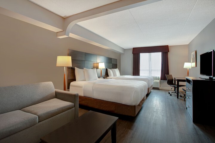 2 Queen Beds (8 of 17)
