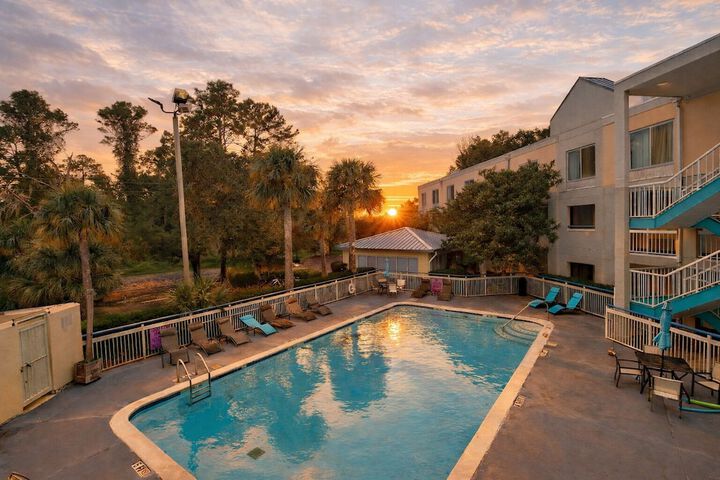 Pools & Facilities