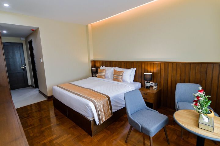 Room 15 of 33