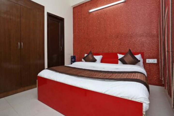 Room 14 of 25