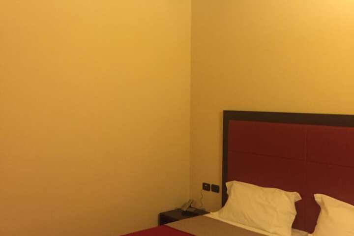 Room 14 of 46
