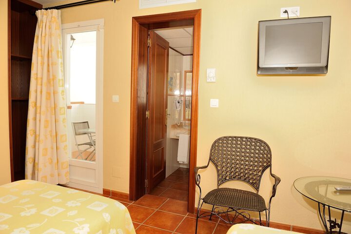 Room 9 of 61