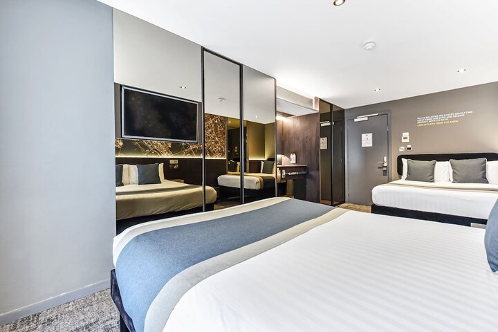 Room 47 of 89