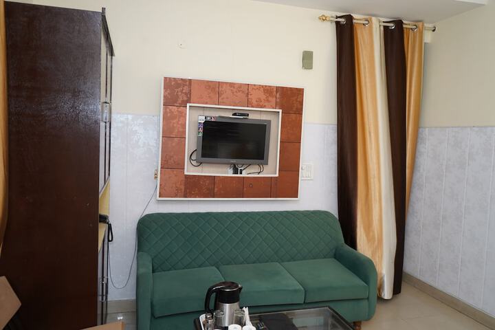 Room 33 of 68