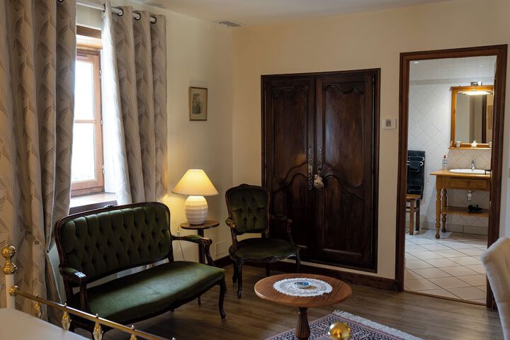 Room 7 of 60