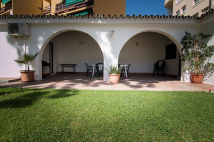 Hotel Exterior 36 of 157