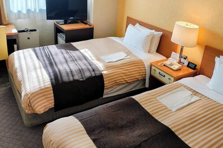 Room 6 of 48